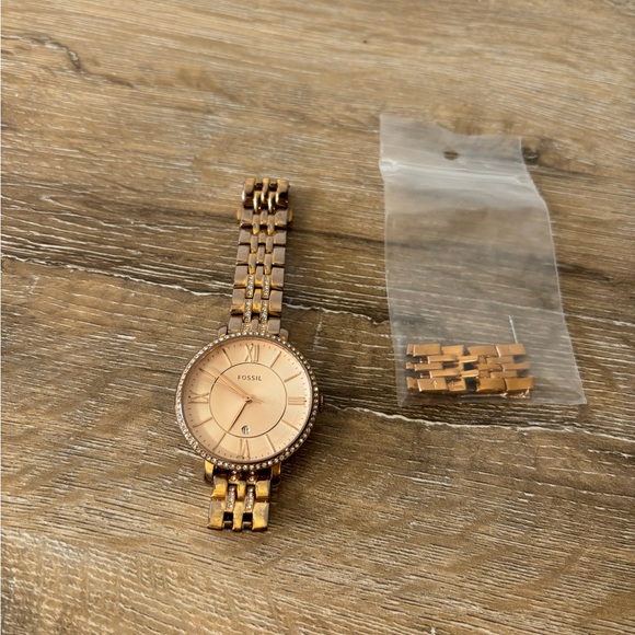 Fossil Rose Gold Watch - Picture 5 of 5